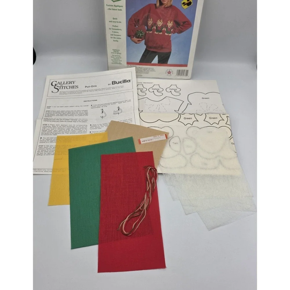 VTG Bucilla Gallery of Stitches Put-Ons Christmas Jolly Reinbears 32770 Applique